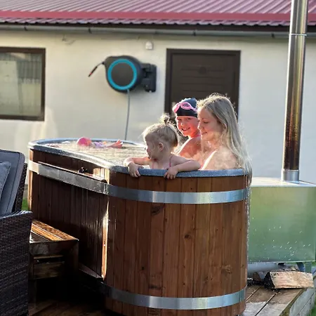 וילה Cozy Private House With Backyard And Hot Tub