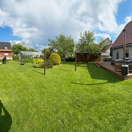 Cozy Private House With Backyard And Hot Tub *