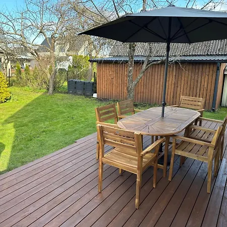 빌라 Cozy Private House With Backyard And Hot Tub